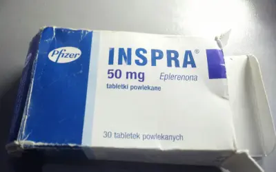 Opakowanie leku Inspra 50 mg z eplerenonem. Szukasz zamienników espiro?