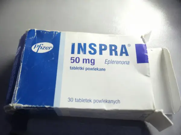Opakowanie leku Inspra 50 mg z eplerenonem. Szukasz zamienników espiro?